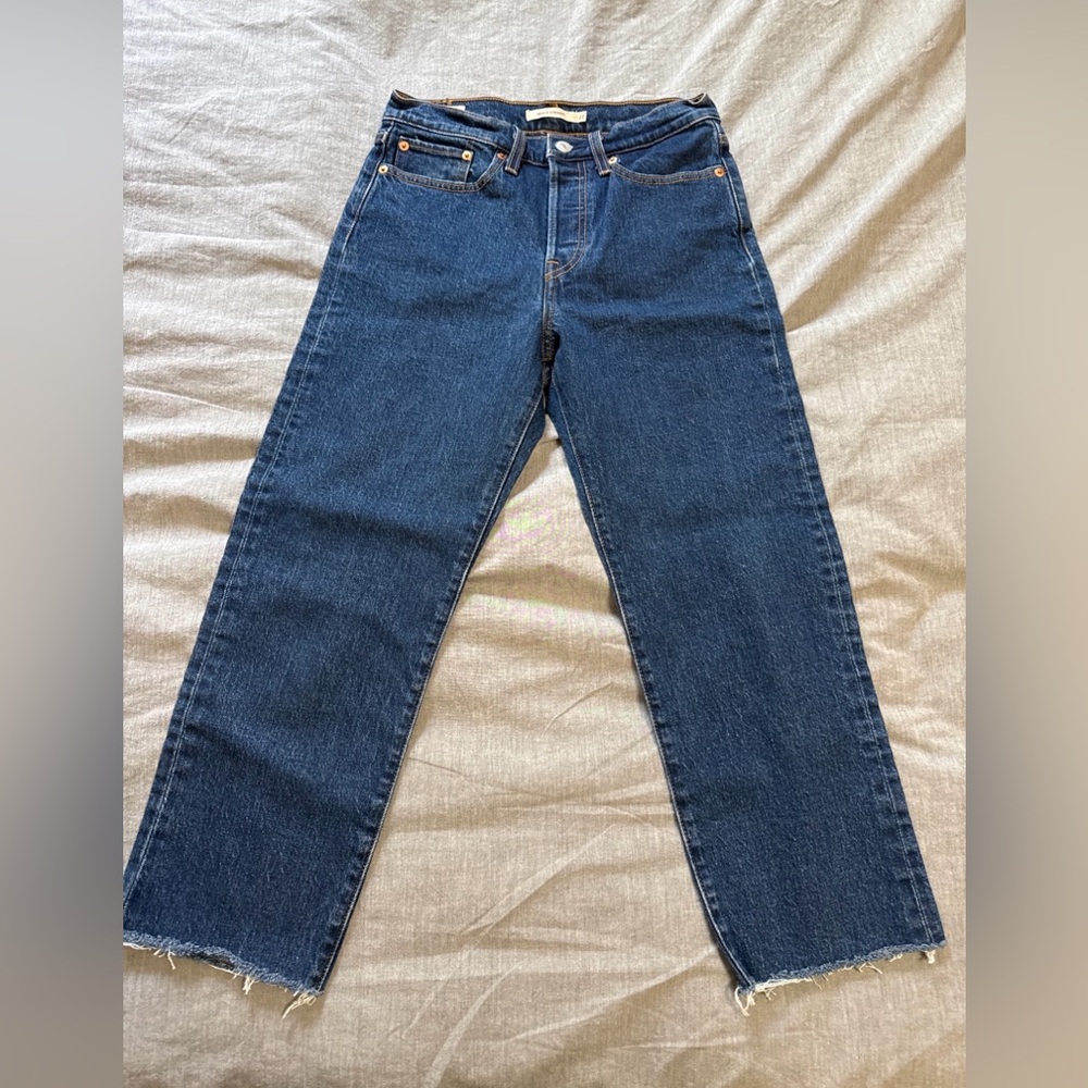 Levi's® Women's medium wash High-Rise Wedgie Straight Cropped Jeans 27 X 22.5